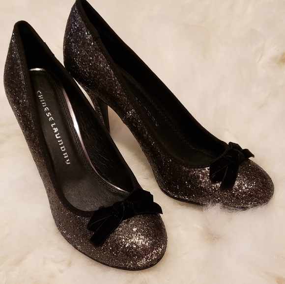 NEW Chinese Laundry Black Metallic Glitter Heels Stiletto Leather Shoes Celebs - Picture 2 of 10